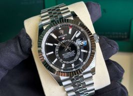 Rolex Sky-Dweller 336934 (2026) - Black dial 42 mm Gold/Steel case