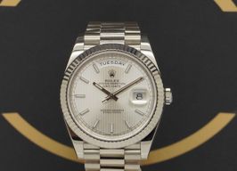 Rolex Day-Date 40 228239 (2016) - Zilver wijzerplaat 40mm Witgoud