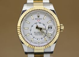 Rolex Sky-Dweller 326933 (2019) - 42 mm Gold/Steel case