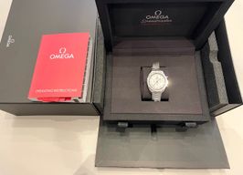 Omega Speedmaster Professional Moonwatch 310.30.42.50.04.001 (2024) - White dial 42 mm Steel case