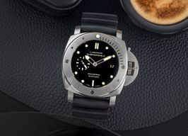 Panerai Luminor Submersible 1950 3 Days Automatic PAM00305 (2013) - Zwart wijzerplaat 47mm Titanium