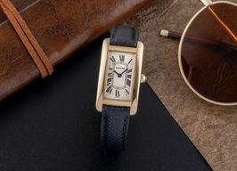 Cartier Tank Américaine W26015K2 (1996) - Silver dial 19 mm Yellow Gold case