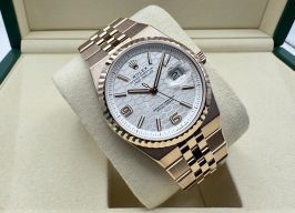 Rolex Land-Dweller 36 127235 (2026) - White dial 36 mm Rose Gold case