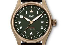IWC Pilot IW326806 (2024) - Green dial 39 mm Bronze case