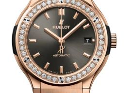 Hublot Classic Fusion 565.OX.7081.RX.1204 (2026) - Grijs wijzerplaat 38mm Roségoud