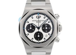 Girard-Perregaux Laureato 81020-11-131-11A (2022) - Silver dial 43 mm Steel case