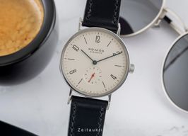 NOMOS Tangente 33 122.S1 (2009) - Wit wijzerplaat 33mm Staal