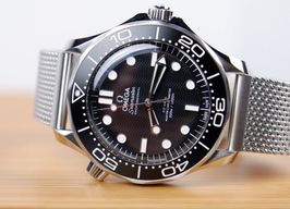 Omega Seamaster Diver 300 M 210.30.42.20.01.010 (2026) - Zwart wijzerplaat 42mm Staal