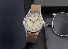 Longines Heritage L2.819.4.93.2 (Onbekend (willekeurig serienummer)) - Beige wijzerplaat 39mm Staal