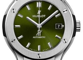 Hublot Classic Fusion 565.NX.8970.RX (2026) - Green dial 38 mm Titanium case