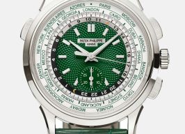 Patek Philippe World Time Chronograph 5930P-001 (2024) - Green dial 40 mm Platinum case