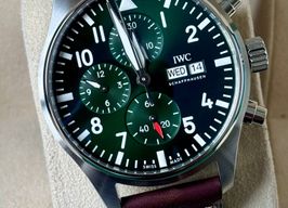 IWC Pilot Chronograph IW378005 (2024) - Groen wijzerplaat 43mm Staal