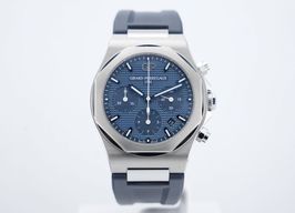 Girard-Perregaux Laureato 81020-11-431-BB4A (2019) - Blue dial 42 mm Steel case