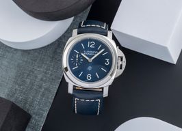 Panerai Luminor PAM01085 (Unknown (random serial)) - Blue dial 44 mm Steel case