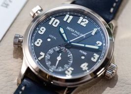 Patek Philippe Calatrava 7234G-001 (2025) - Blue dial 38 mm White Gold case