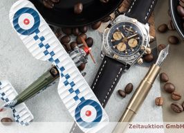 Breitling Chronomat 44 IB011012.A698.375A (2010) - Wit wijzerplaat 44mm Staal