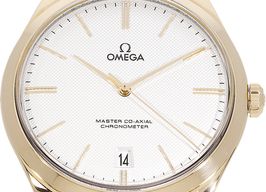 Omega De Ville Trésor 432.53.40.21.02.001 (2022) - Silver dial 40 mm Yellow Gold case