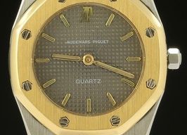 Audemars Piguet Royal Oak Lady 6007SA (1980) - Black dial 26 mm Gold/Steel case