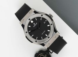 Hublot Classic Fusion 542.NX.1171.RX (2019) - Zwart wijzerplaat 42mm Titanium