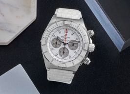 Breitling Chronomat AB0136A71A1S1 (Onbekend (willekeurig serienummer)) - Wit wijzerplaat 44mm Staal