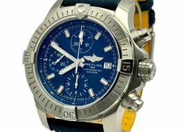 Breitling Avenger A13385101C1X1 (2024) - Blauw wijzerplaat 43mm Staal