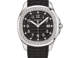Patek Philippe Aquanaut 5267A/200-001 (2025) - Zwart wijzerplaat 39mm Staal