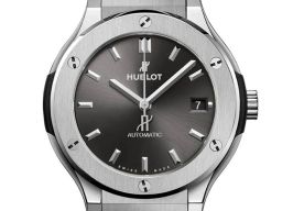 Hublot Classic Fusion Racing Grey 565.NX.7071.RX (2024) - Grijs wijzerplaat 38mm Titanium