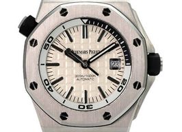 Audemars Piguet Royal Oak Offshore Diver 15710ST.OO.A002CA.02 (2017) - 42mm Staal