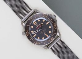 Omega Seamaster Diver 300 M 210.90.42.20.01.001 (2023) - Bruin wijzerplaat 42mm Titanium