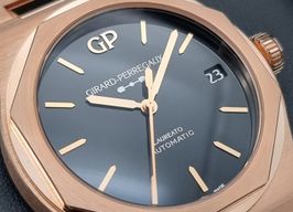 Girard-Perregaux Laureato 81010-52-3118-1CM (2023) - Black dial 42 mm Rose Gold case