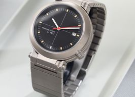 IWC Porsche Design IW3511 (Unknown (random serial)) - Black dial 40 mm Titanium case