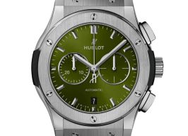 Hublot Classic Fusion Chronograph 541.NX.8970.RX (2023) - Green dial 42 mm Titanium case