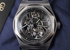Girard-Perregaux Laureato 81015-11-001-11A (2022) - 43 mm Steel case
