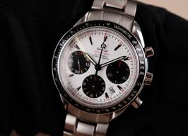 Omega Speedmaster Date 323.30.40.40.04.001 (2010) - White dial 40 mm Steel case