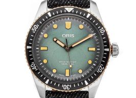 Oris Divers Sixty Five 01 733 7707 4337-Set (2023) - Green dial 40 mm Steel case