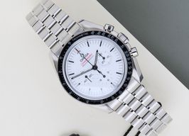 Omega Speedmaster Professional Moonwatch 310.32.42.50.04.001 (2025) - White dial 42 mm Steel case