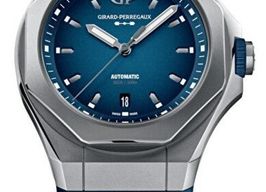Girard-Perregaux Laureato 81070-21-002-FB6A (2025) - Blue dial 45 mm Titanium case