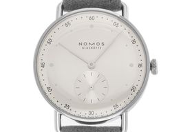 NOMOS Metro 1122 -