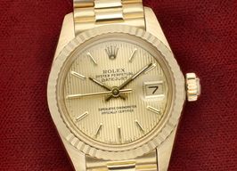 Rolex Lady-Datejust 6917 (1981) - Champagne dial 26 mm Yellow Gold case