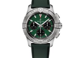 Breitling Avenger AB0146101L1X1 (2025) - Green dial 42 mm Steel case