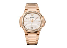 Patek Philippe Nautilus 7118/1200R-001 (2025) - Silver dial 35 mm Rose Gold case