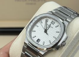 Patek Philippe Nautilus 7118/1A-010 (2024) - Silver dial 35 mm Steel case