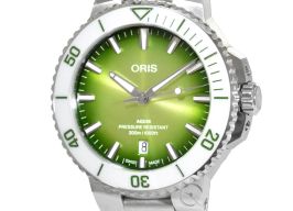 Oris Aquis Date 01 733 7787 4137-07 8 22 04PEB (2024) - Green dial 42 mm Steel case