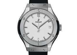 Hublot Classic Fusion Quartz 581.NX.2611.RX (2023) - White dial 33 mm Titanium case