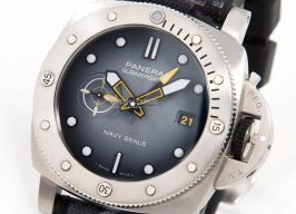 Panerai Luminor Submersible PAM01323 (2024) - Grey dial 44 mm Steel case