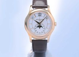 Patek Philippe Annual Calendar 5205R-001 (2020) - White dial 40 mm Rose Gold case