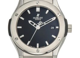 Hublot Classic Fusion 542.NX.1171.RX (2024) - Zwart wijzerplaat 42mm Titanium