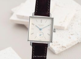 NOMOS Tetra 454 -