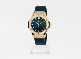 Hublot Classic Fusion Blue 565.OX.7180.RX.1204 (2024) - Blauw wijzerplaat 38mm Roségoud