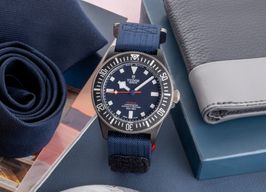 Tudor Pelagos 25707KN (Onbekend (willekeurig serienummer)) - Blauw wijzerplaat 42mm Carbon